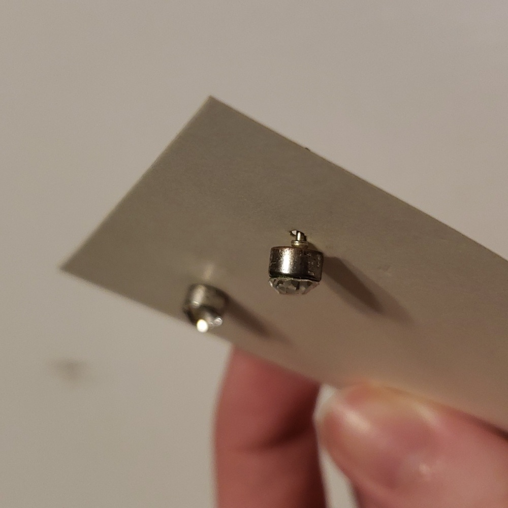 57. Diamond studs - Picture 2 of 5